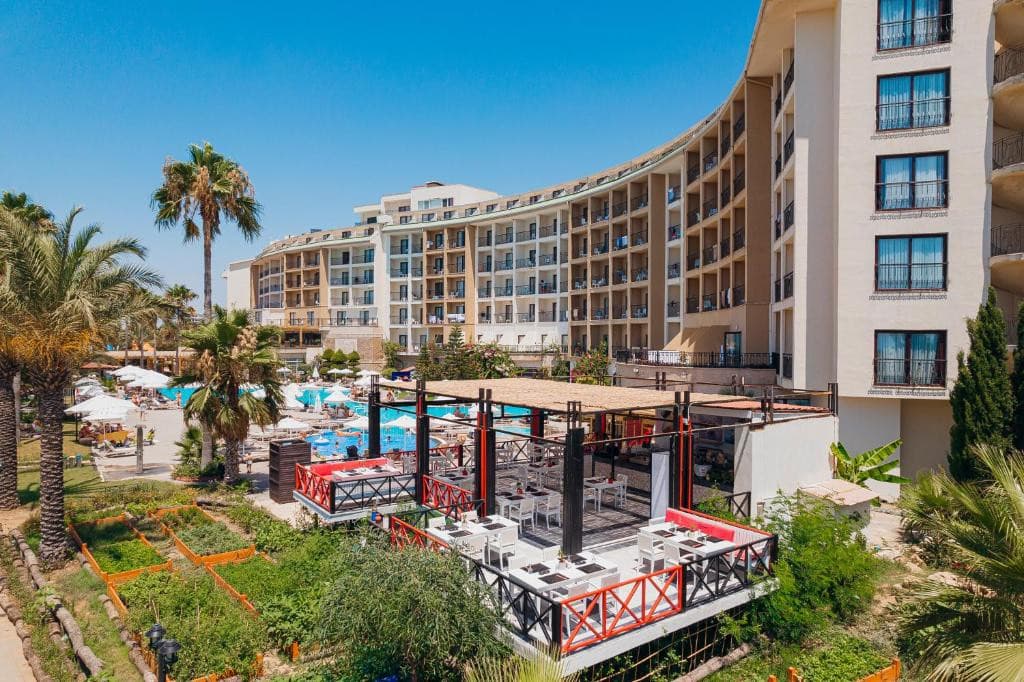 Lyra Resort Hotel