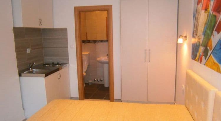 D&B Apartments