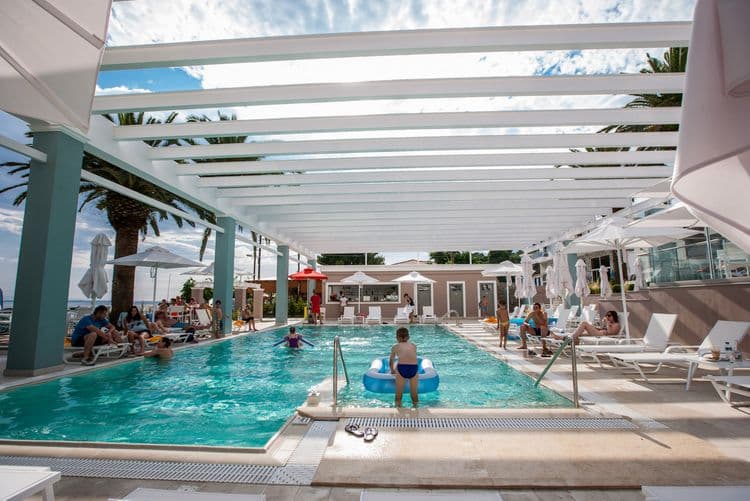 Cronwell Resort Sermilia