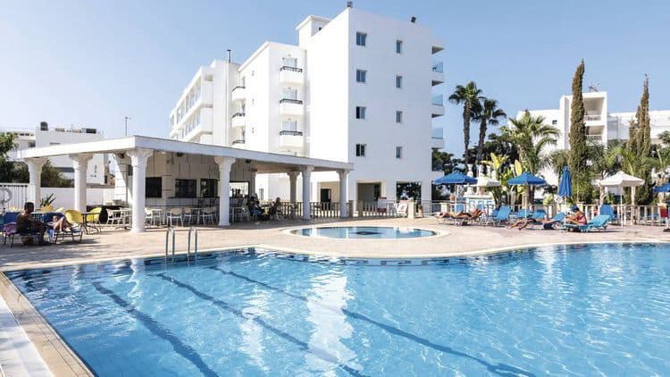 Chrystalla Hotel