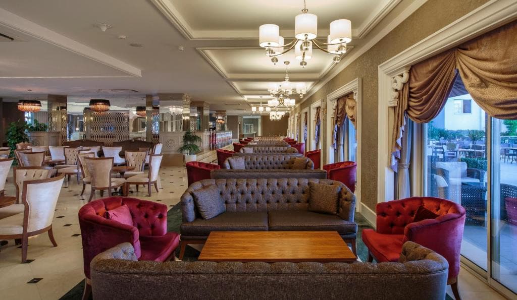 Side Crown Serenity Hotel