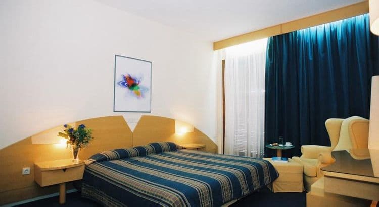 Nepheli Hotel
