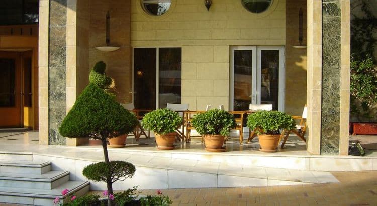 Nepheli Hotel