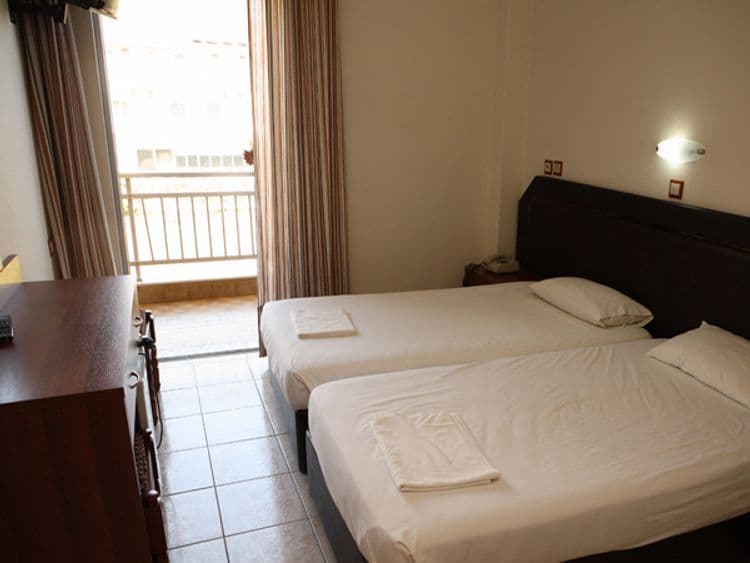 Kochili Hotel & Bungalows