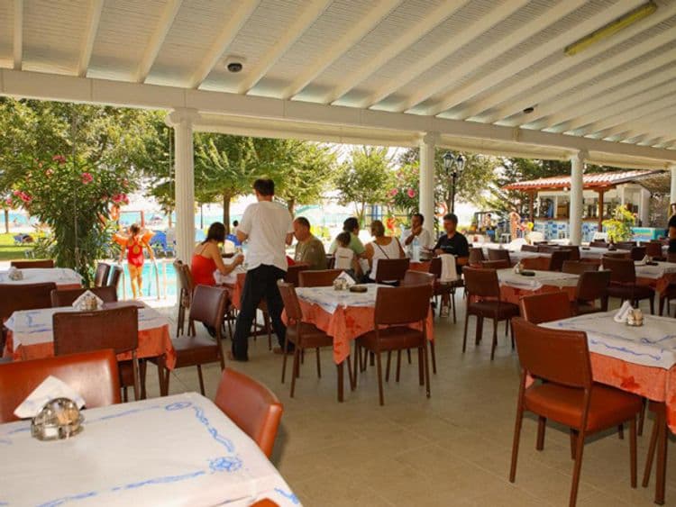 Kochili Hotel & Bungalows
