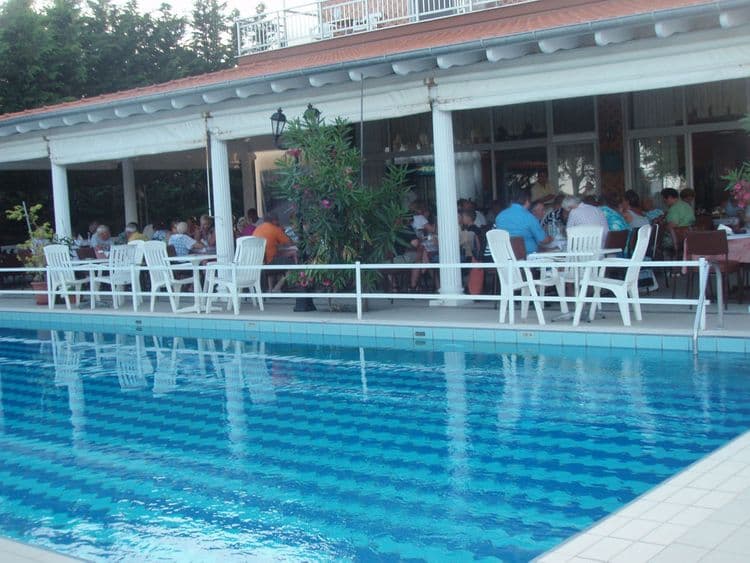 Kochili Hotel & Bungalows
