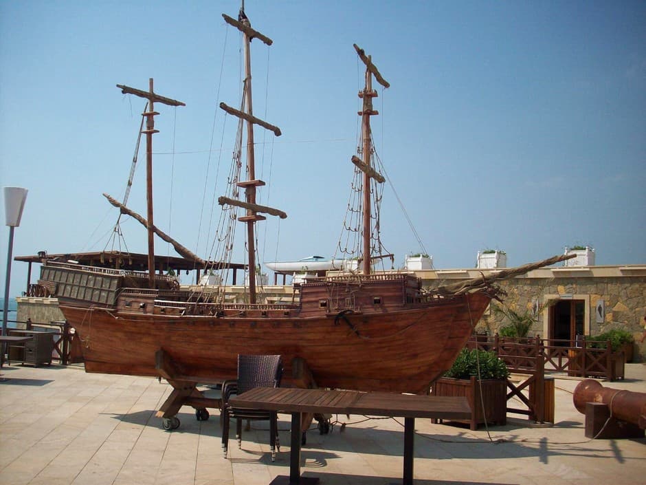SAPPHIRE MARINE HOTEL