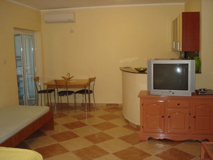 Tanya Villa