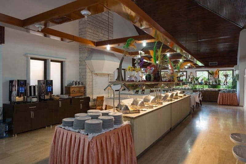 Larissa Akman Park Hotel