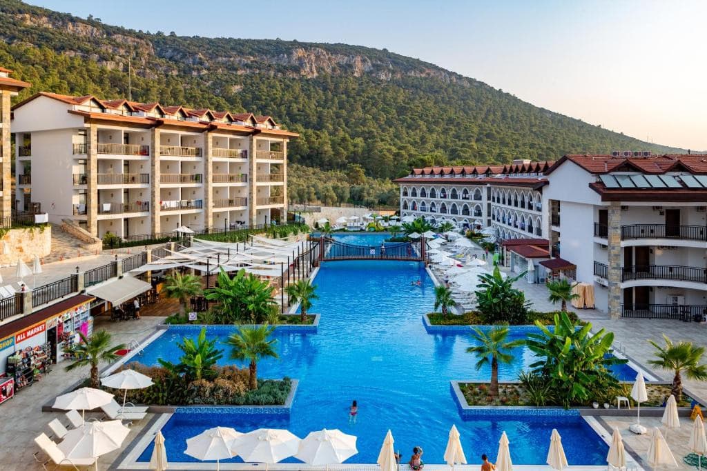 Ramada Resort Akbuk