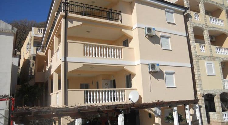 Papillon Apartments