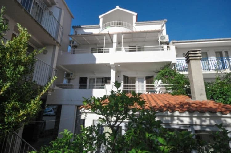 Milos Apartments