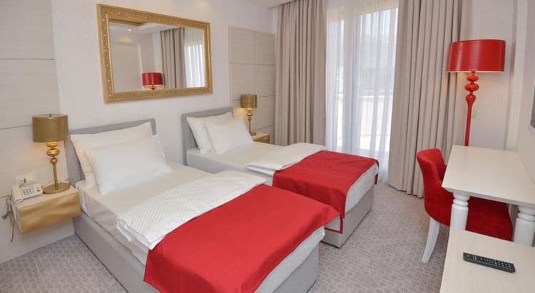Atina Hotel