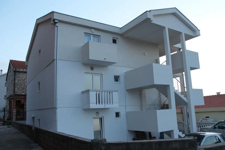 Branko Apartments