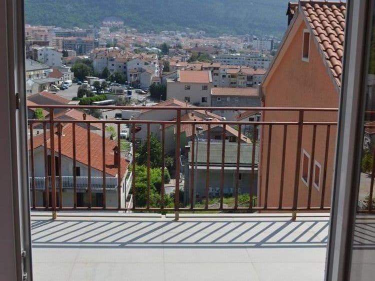 Mazarak Apartments