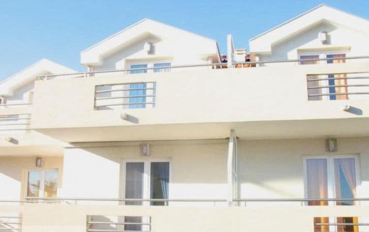 Momo Villa