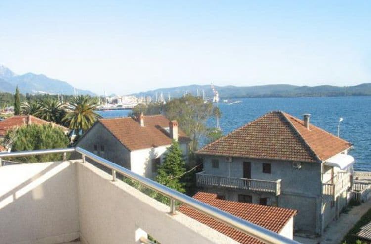 Momo Villa
