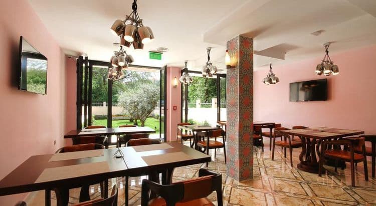Nadezda Hotel