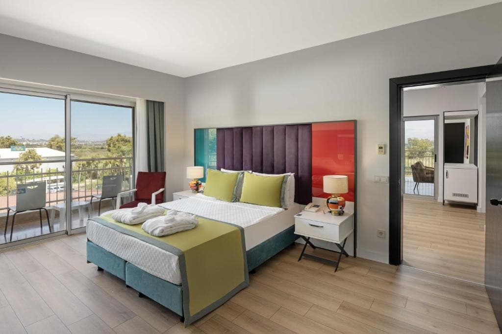 Otium Eco Club Side