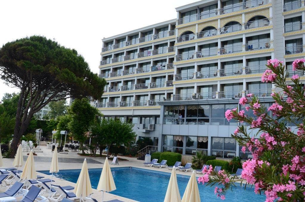 Lara Hotel
