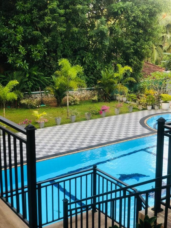 Coral Palm Villa & Apartment