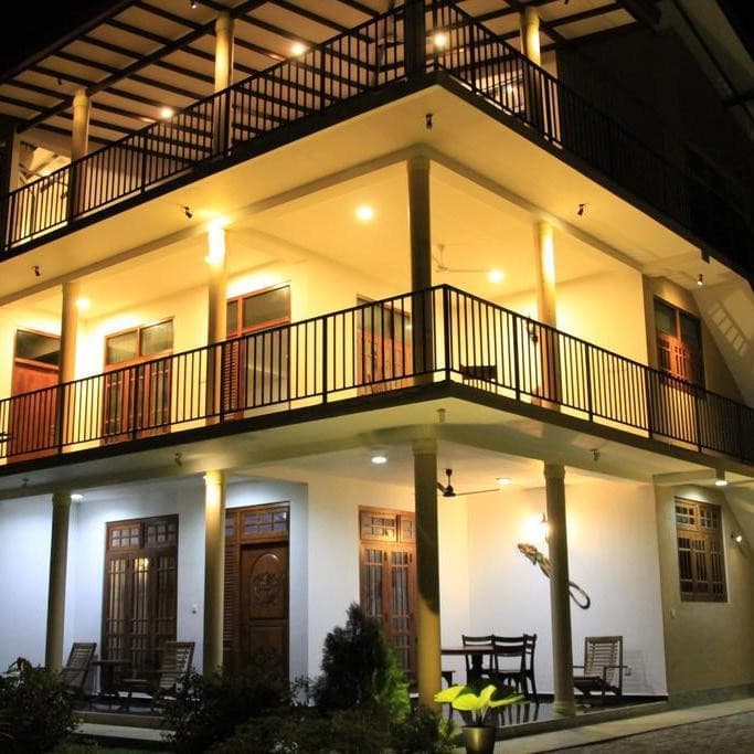 Coral Palm Villa & Apartment