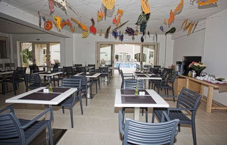 Maravel Star Art Hotel