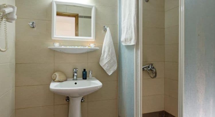 Danelis Studios & Apartments