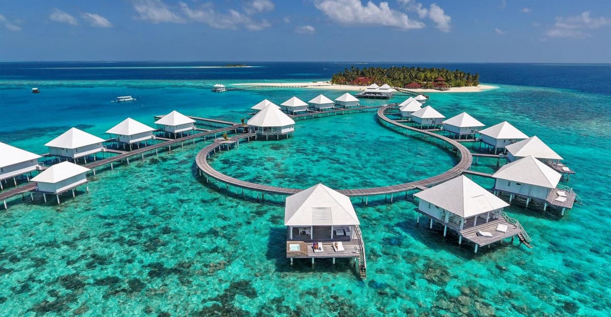 Diamonds Athuruga Maldives