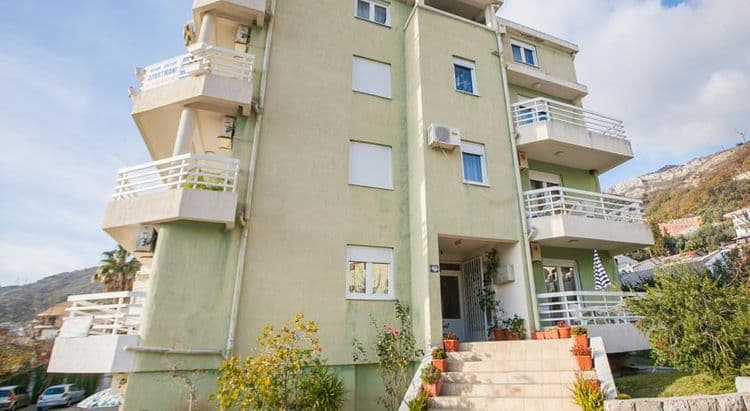 M Apartment