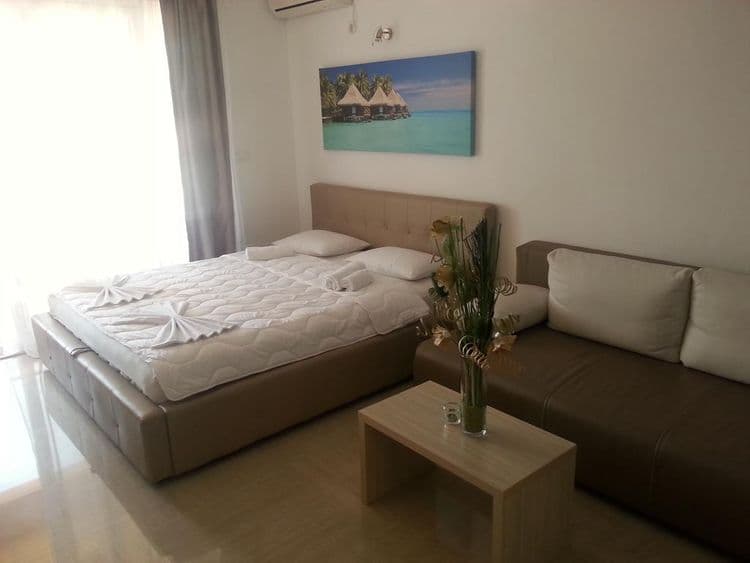 Aura Villa