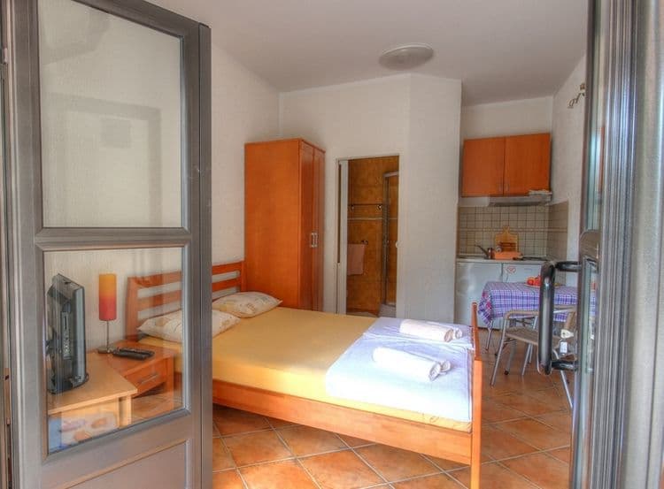 Lerka Apartments
