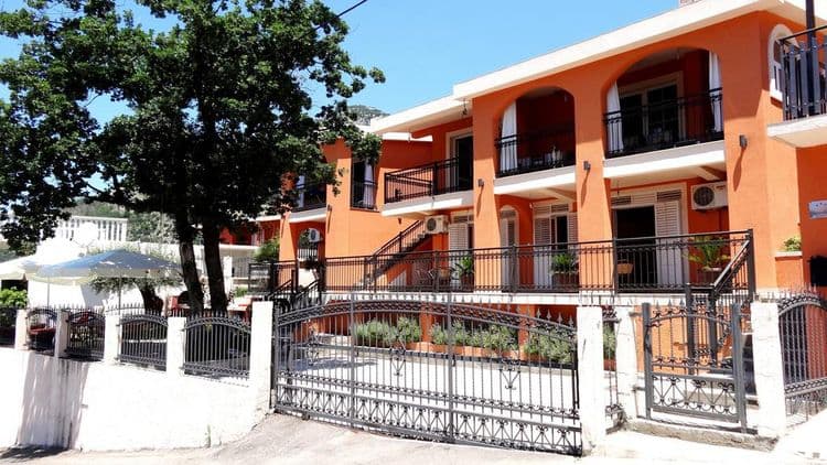 Villa Nena Apartments