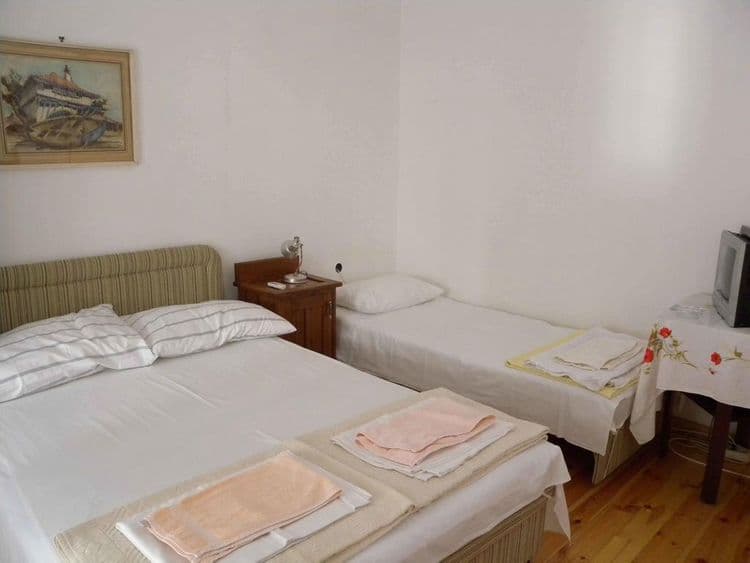 Markovic Sutomore Apartments