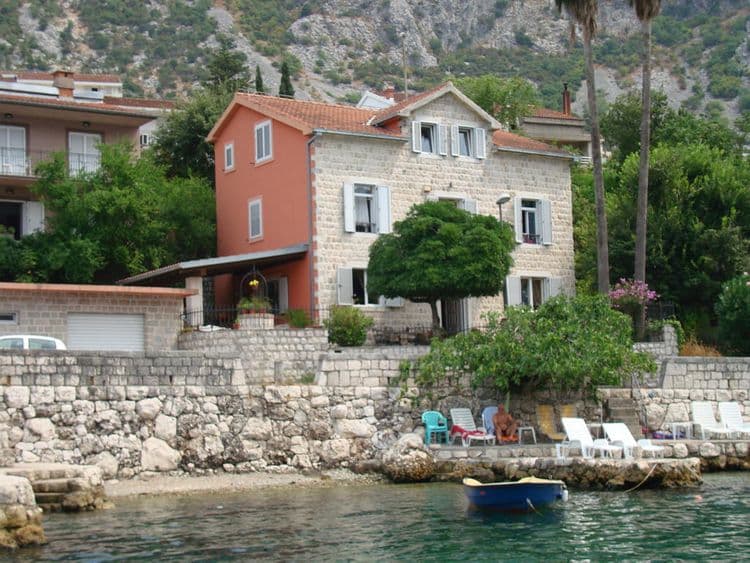 Zvicer Villa