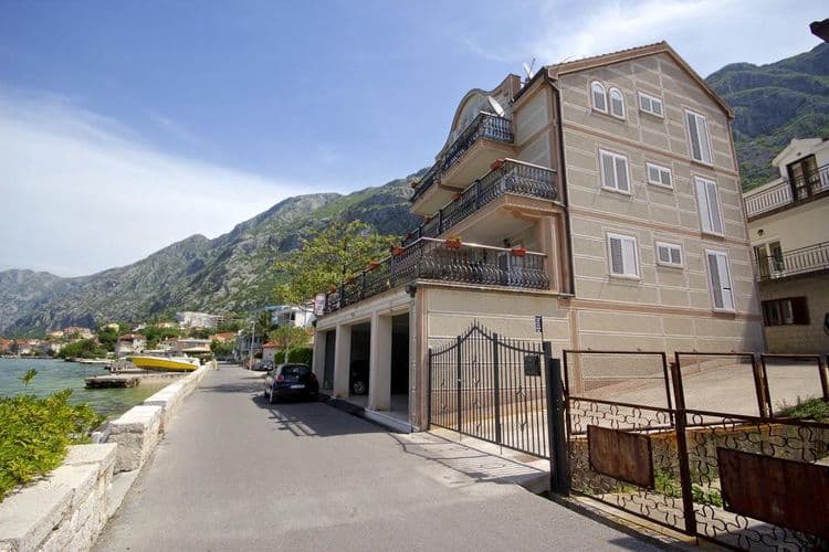 Paradiso Apartments