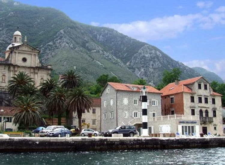 Prcanj Vila