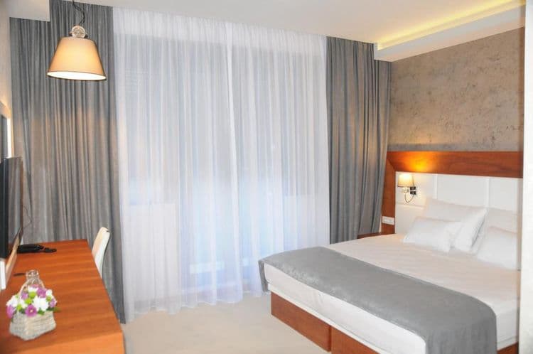 Porto In Hotel