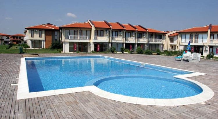 Lighthouse Apartments & Villas