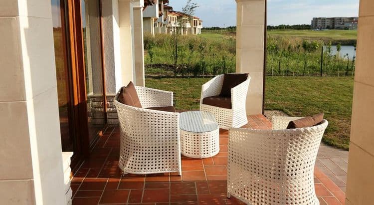 Lighthouse Apartments & Villas