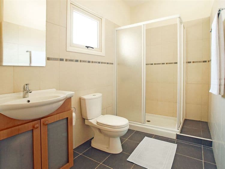 Agia Thekla Villas2Let