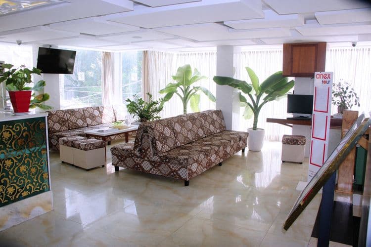 Art Deluxe – Nam Trung Hotel