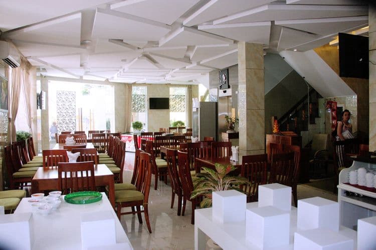 Art Deluxe – Nam Trung Hotel