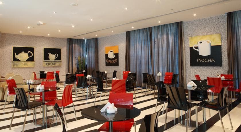 Royal Ascot Hotel Apartment