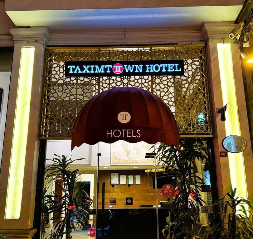TAXIMTOWN HOTEL