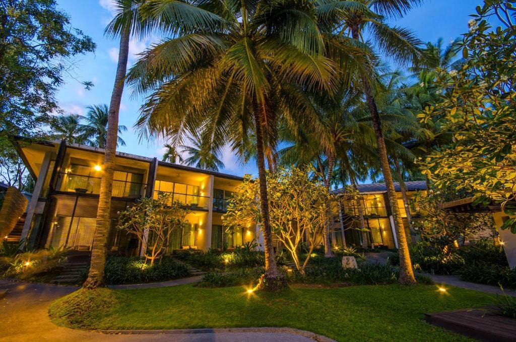 Twin Palms Phuket Resort