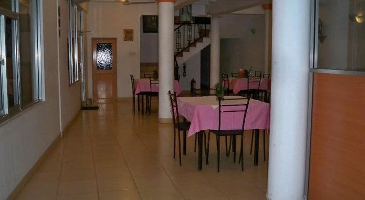 Red Rose Hotel