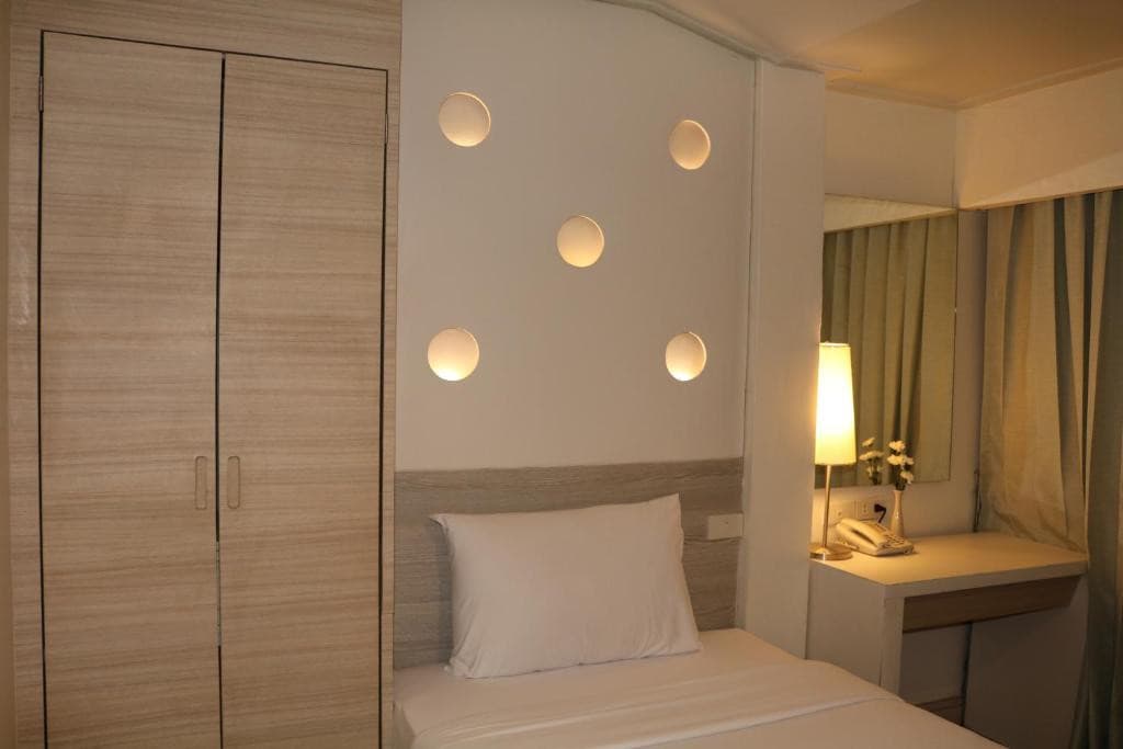 Sunshine Hotel & Residences