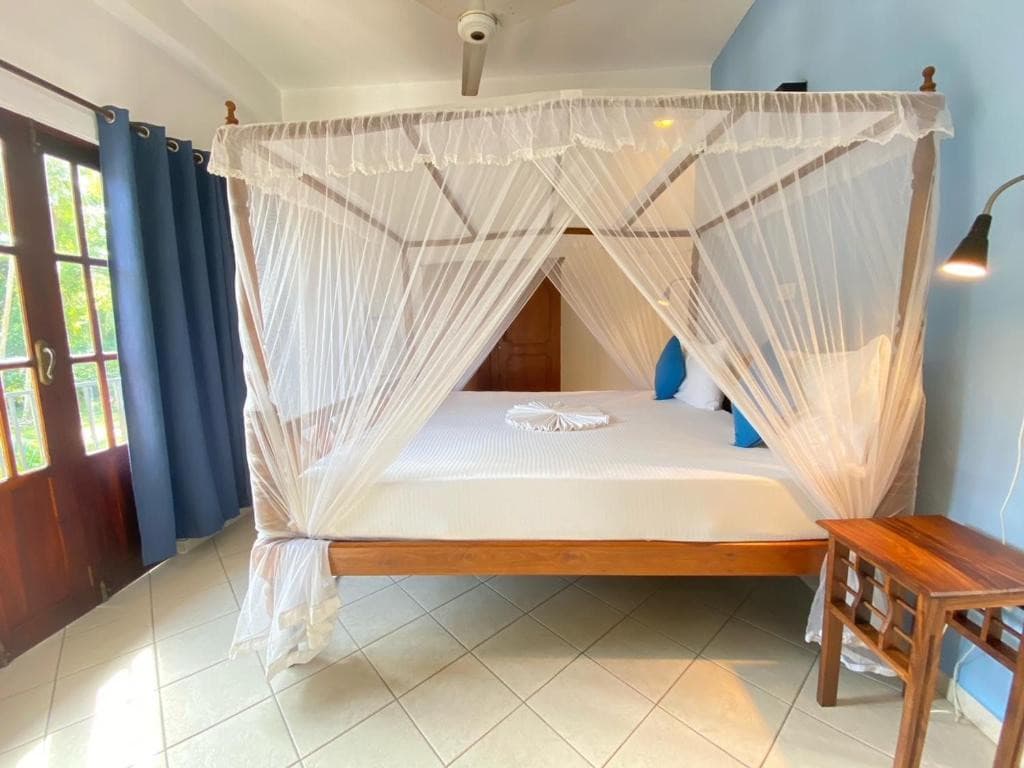 Nor Lanka Hotel