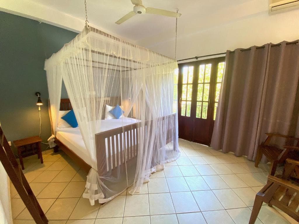 Nor Lanka Hotel